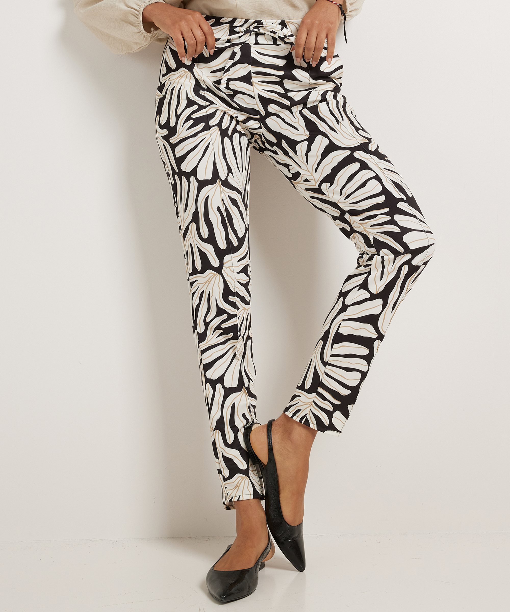 broek met bladerprint