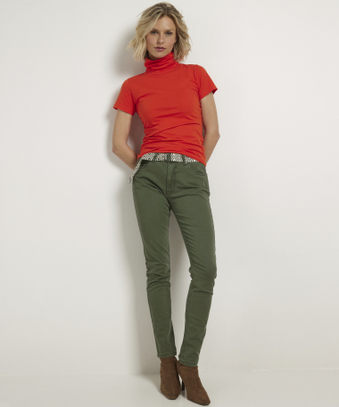 basic top met col en korte mouw