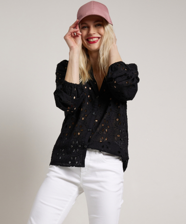 broderie blouse