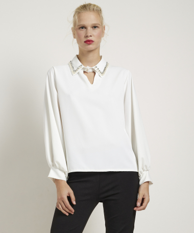 witte blouse met studskraag